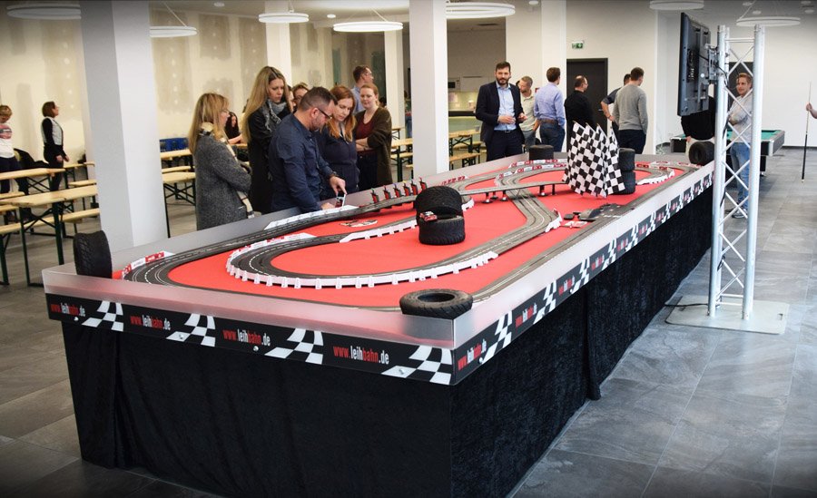 Leihbahn.de - Mieten Sie Ihre individuelle Slotcar Bahn - Firmenfeier