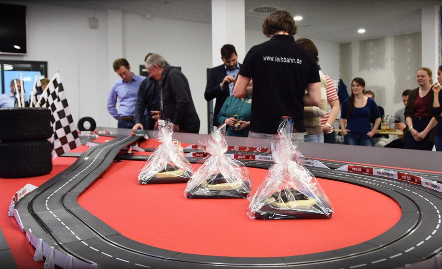 Leihbahn.de - Mieten Sie Ihre individuelle Slotcar Bahn - Firmenfeier